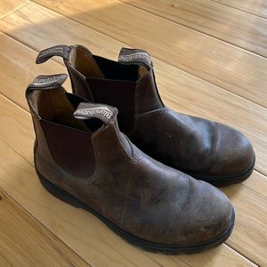 Blundstone Boots (men’s 8 / women’s 10)